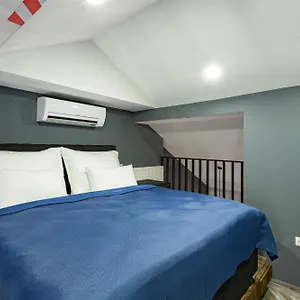 Iron Cube Appartement